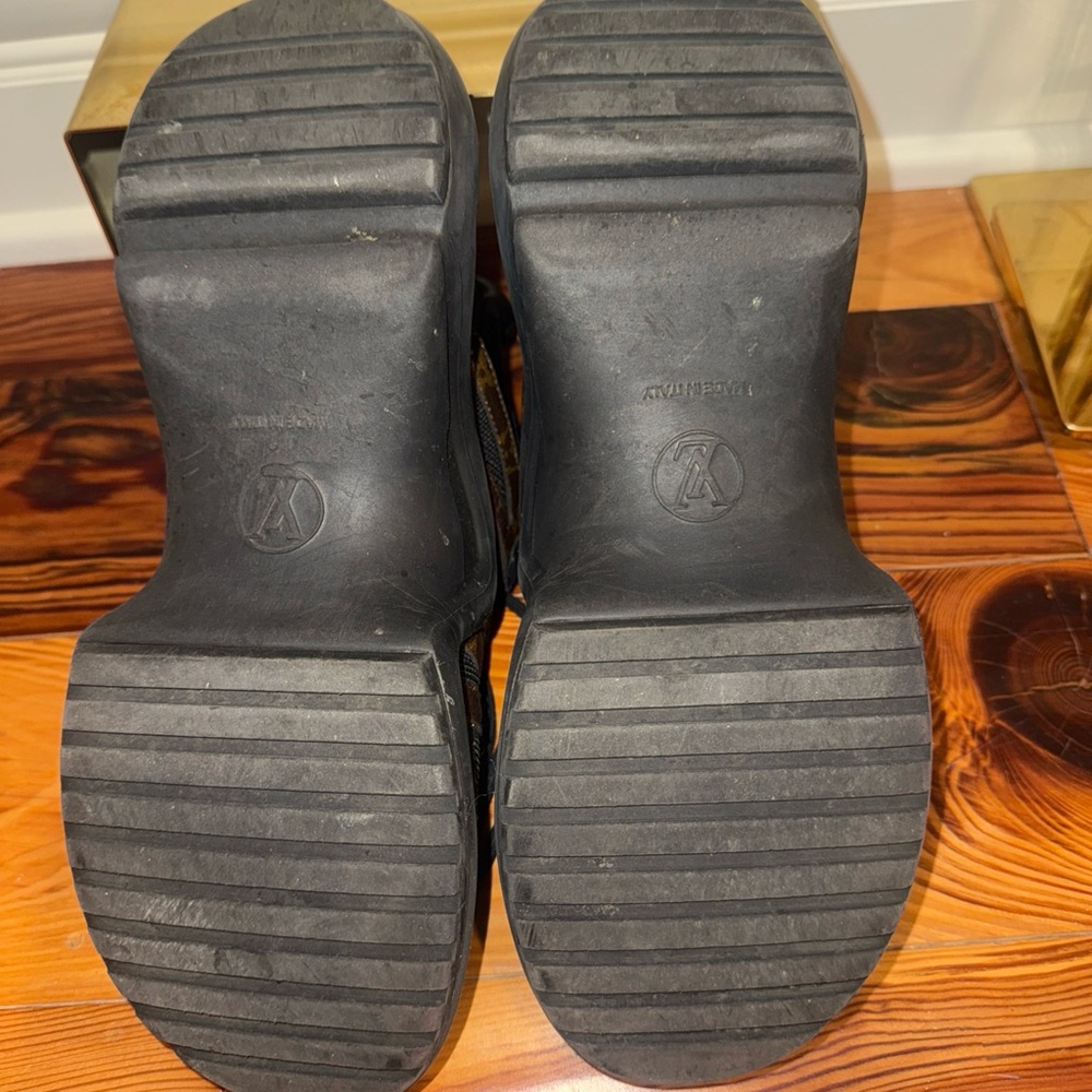 Louis Vuitton Black and Brown Sneakers - Picture 7 of 7